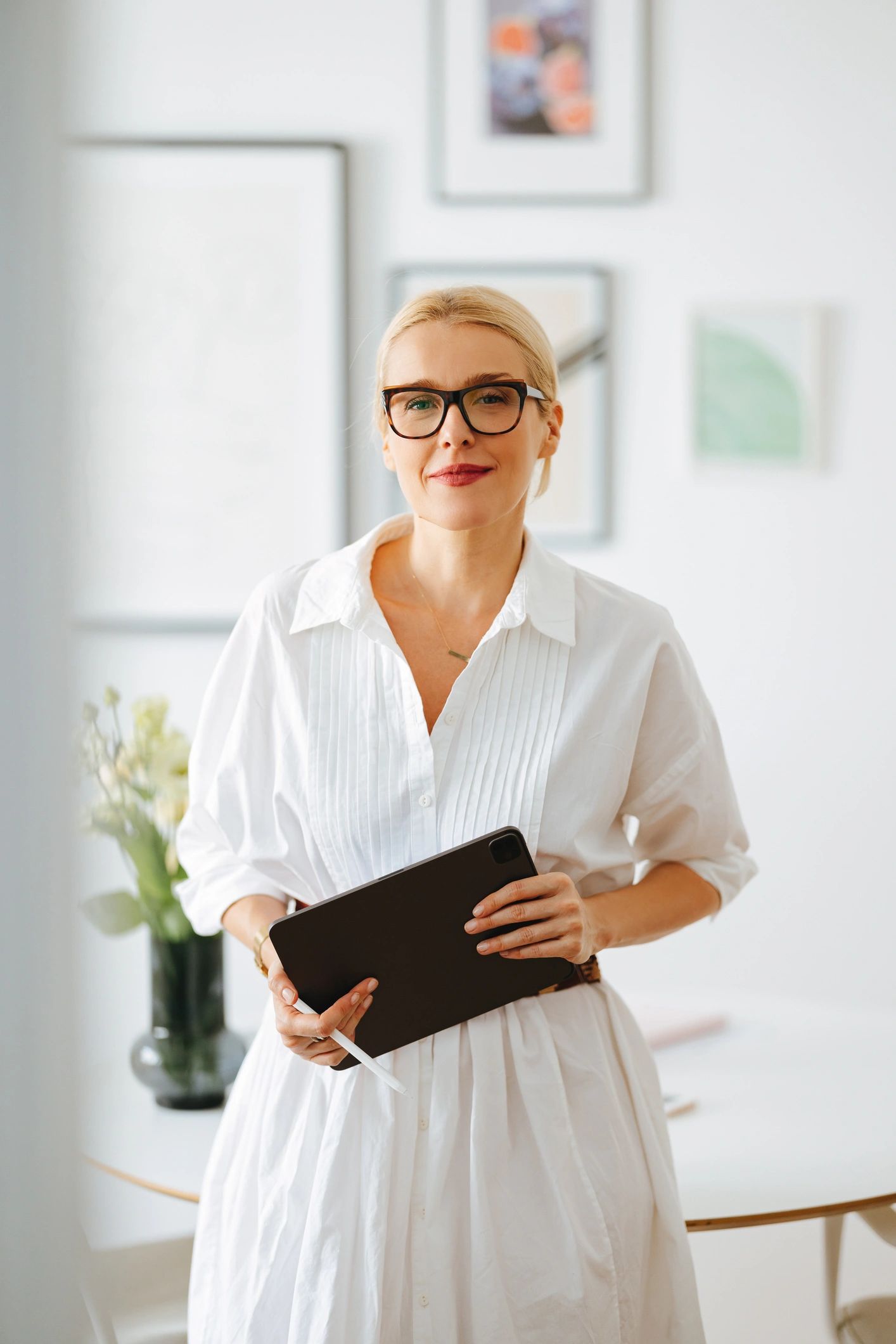 Professional business portrait representing Broker Irene Uribe
